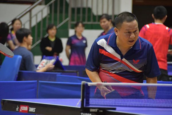 图为william威廉亚洲经理肖百荣认真备战